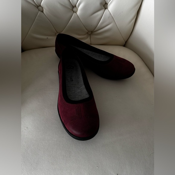Clarks Shoes - Clarks Women's Slip-On Flats in Burgundy